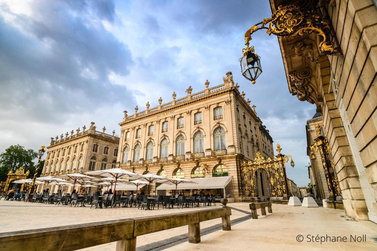 Grand Hotel De La Reine - Place Stanislas Nancy Exterior foto